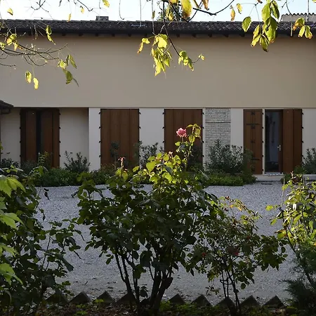 9 Muse Bed & Breakfast